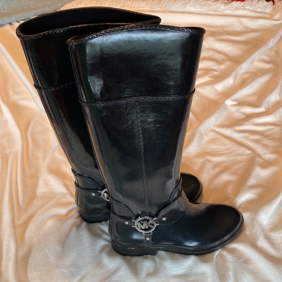 Michael Kors tall rubber rain boot, size 6. Mint condition! - Picture 5 of 5